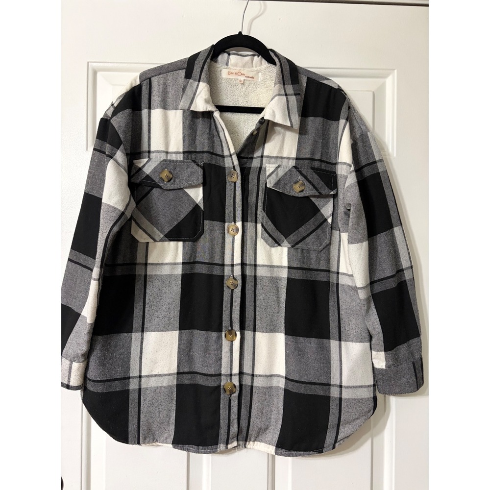 Eden & Olivia | Plaid Maternity Shacket Sherpa Lined | L || Black White|